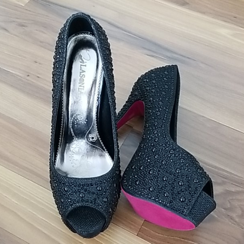 High heels shoes